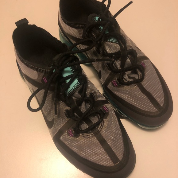 Nike Vapormax - Picture 2 of 6